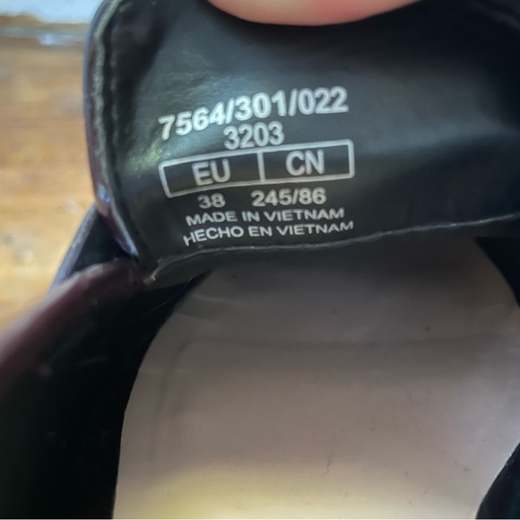 LAST CHANCE Zara Trafaluc size 38 size 7.5 oxblood patent leather loafers - Picture 11 of 12